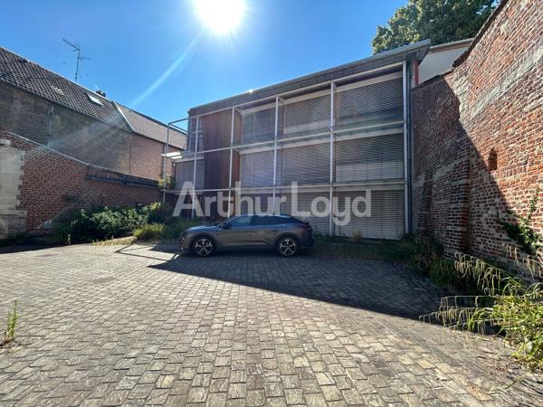 Immeuble de bureaux indépendant aux prestations très soignées à vendre dans le Vieux Valenciennes