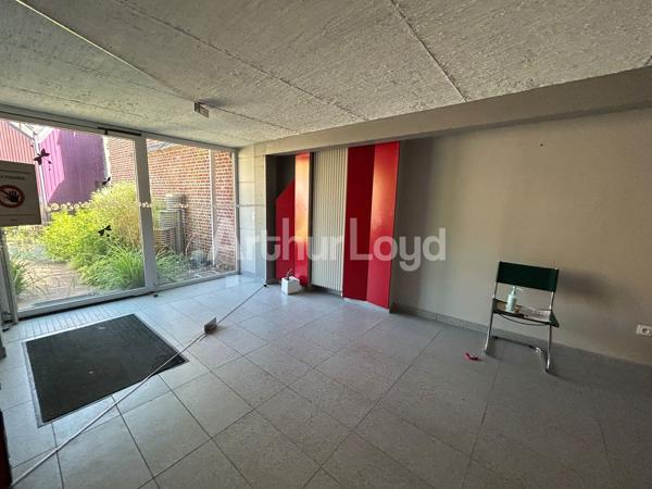 Immeuble de bureaux indépendant aux prestations très soignées à vendre dans le Vieux Valenciennes