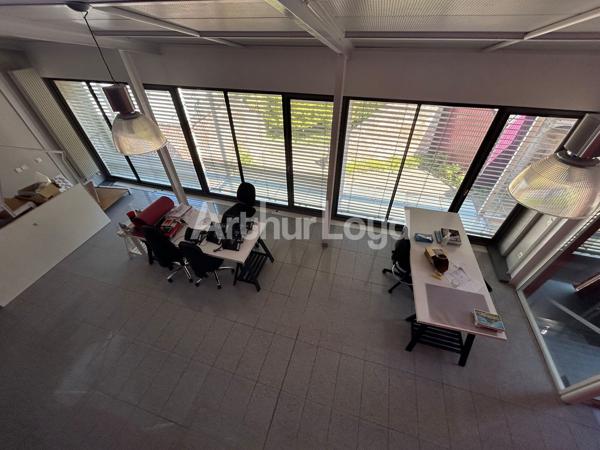 Immeuble de bureaux indépendant aux prestations très soignées à vendre dans le Vieux Valenciennes