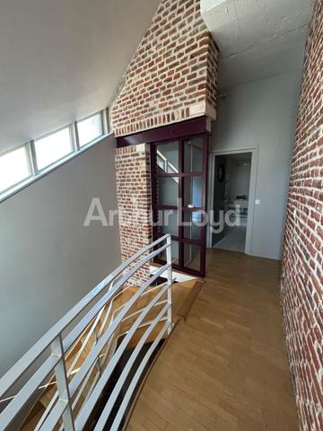 Immeuble de bureaux indépendant aux prestations très soignées à vendre dans le Vieux Valenciennes