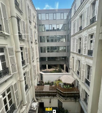 Bureaux à louer à PARIS 75009