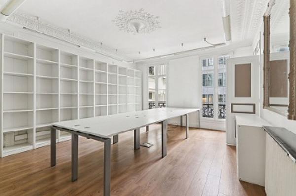 Bureaux à louer à PARIS 75009