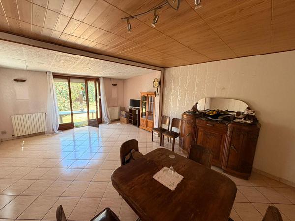 Pavillon F5 87 m²  3 chambres 552 m² de terrain