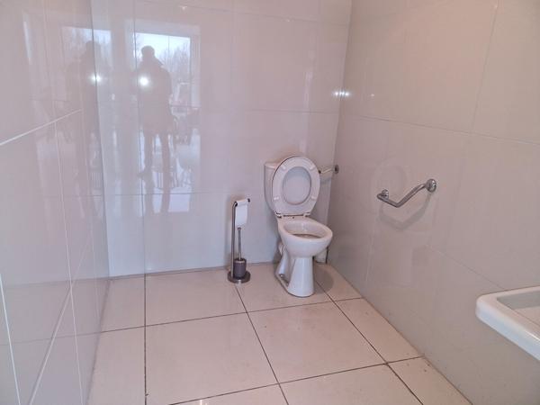 Local Commercial
        
        - 280 m²