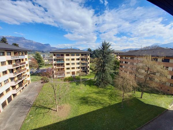 Appartement traversant Est Ouest, centre ville proche de toutes commodités