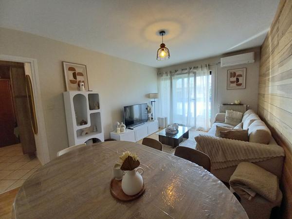 Appartement traversant Est Ouest, centre ville proche de toutes commodités