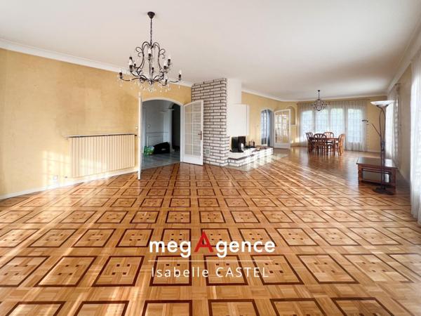 Maison à LA ROCHE-SUR-YON, 85000 - 7 pièces 210m²