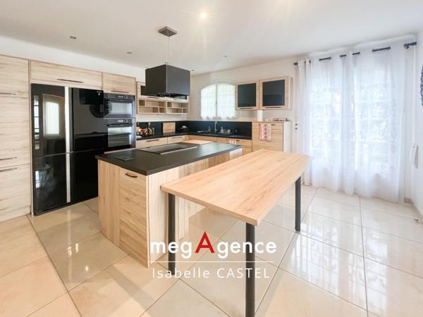 Maison à LA ROCHE-SUR-YON, 85000 - 7 pièces 210m²