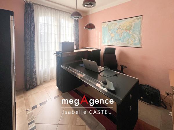 Maison à LA ROCHE-SUR-YON, 85000 - 7 pièces 210m²