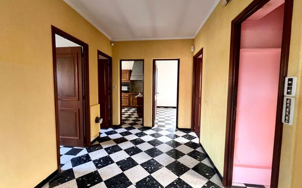 Maison à vendre    5 pièces •  Béziers