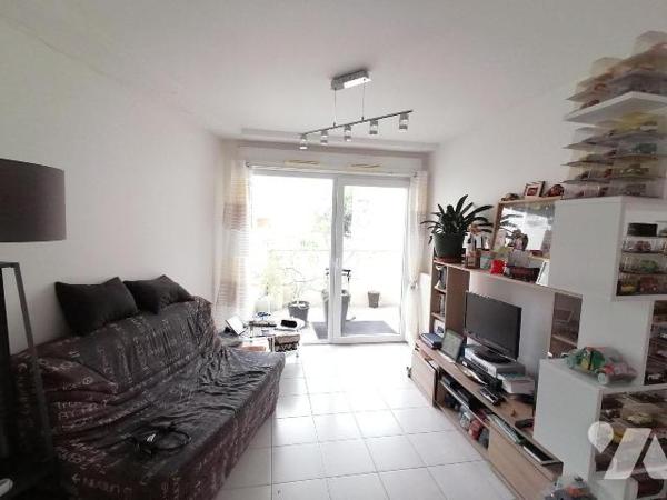 NOUVEAUTÉ ET SEULEMENT CHEZ TRENTE CINQ NOTAIRES
Appartement T3 lumineux avec balcon, garage e...