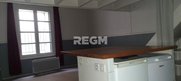 Lunel (34400) Sudio avec cachet LUNEL