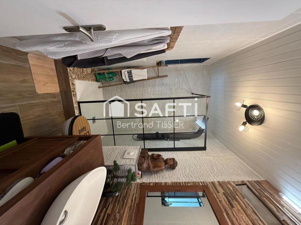 Maison sur deux niveaux, F4 et deux F2, piscine