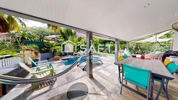 Maison sur deux niveaux, F4 et deux F2, piscine