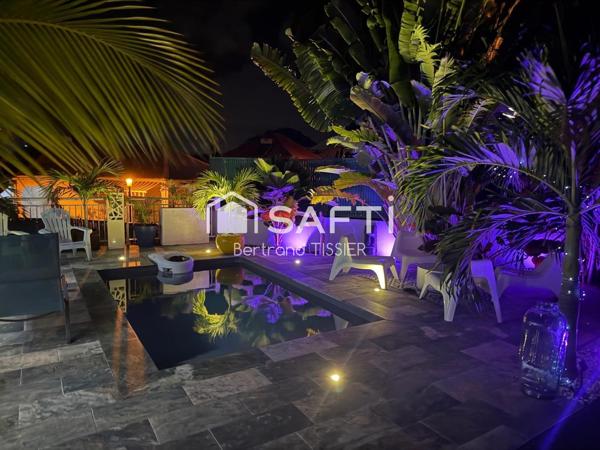 Maison sur deux niveaux, F4 et deux F2, piscine