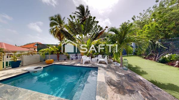 Maison sur deux niveaux, F4 et deux F2, piscine