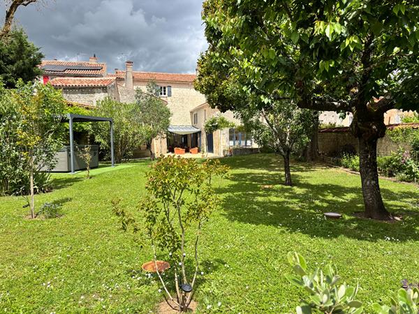 Maison bourgeoise au coeur de Fontenay Le Comte