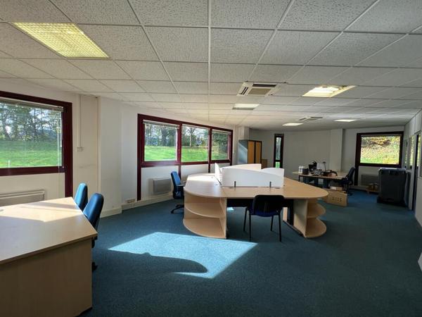 Location Bureaux 297 m2