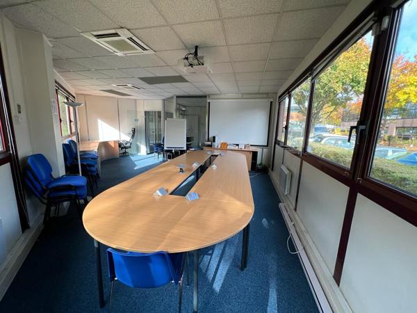 Location Bureaux 297 m2