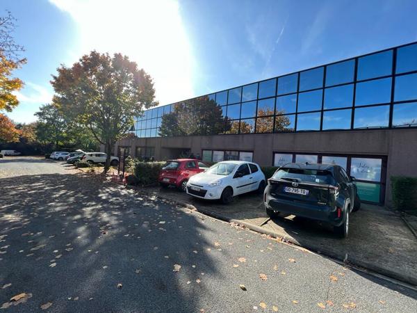 Location Bureaux 297 m2