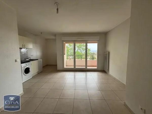 Appartement à louer 2 pièces 44.1m² Sète (34200)
