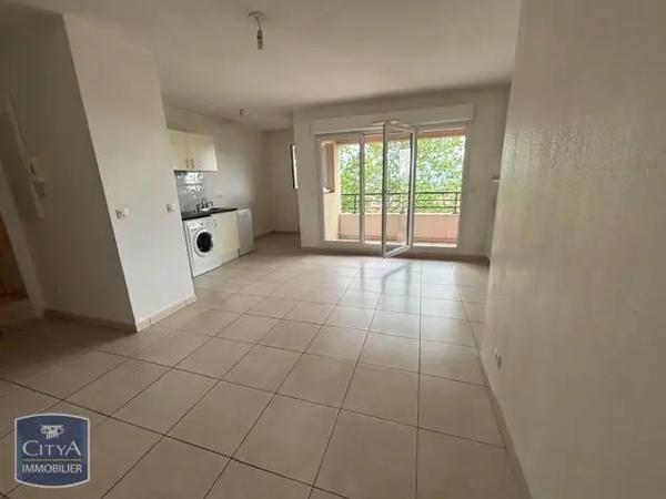 Appartement à louer 2 pièces 44.1m² Sète (34200)