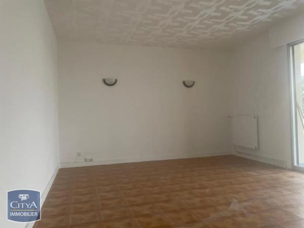 Appartement à louer 3 pièces 70.4m² Sainte-Geneviève-des-Bois (91700)