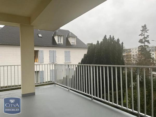 Appartement à louer 3 pièces 70.4m² Sainte-Geneviève-des-Bois (91700)