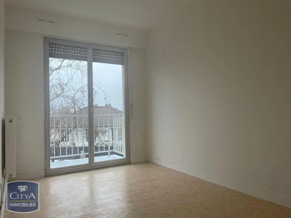 Appartement à louer 3 pièces 70.4m² Sainte-Geneviève-des-Bois (91700)