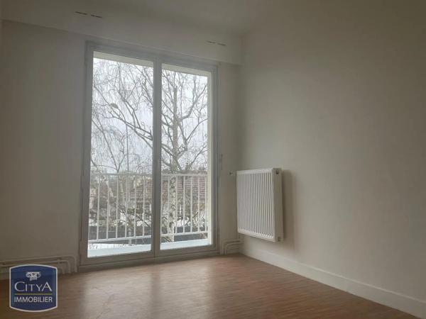 Appartement à louer 3 pièces 70.4m² Sainte-Geneviève-des-Bois (91700)