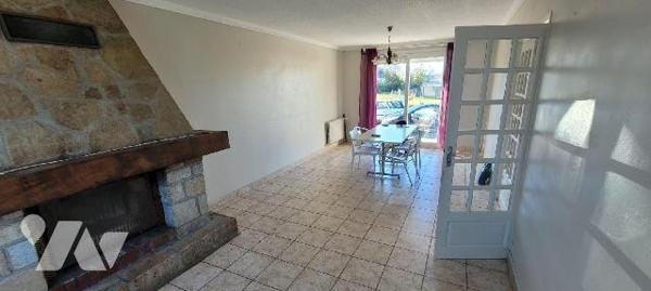 CROZON - En secteur calme proche du centre-ville - Maison traditionnelle bien tenue à rafraîchi...