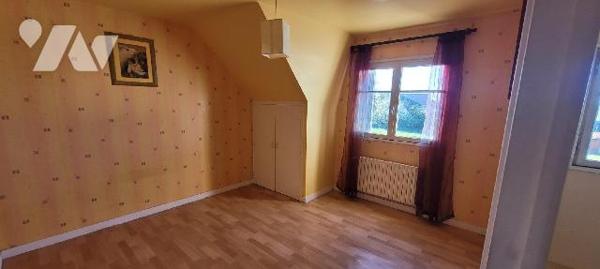 CROZON - En secteur calme proche du centre-ville - Maison traditionnelle bien tenue à rafraîchi...