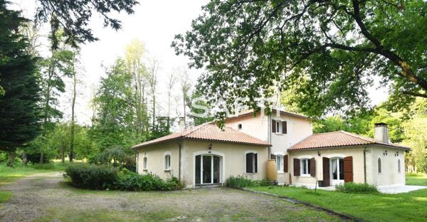 Joli domaine à Vendre à Vanxains (24600)