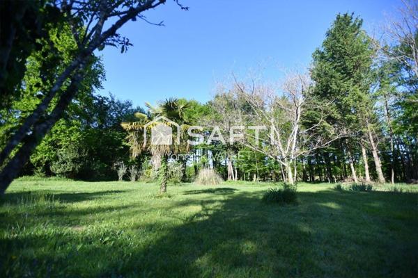 Joli domaine à Vendre à Vanxains (24600)