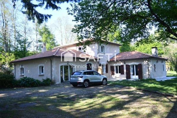 Joli domaine à Vendre à Vanxains (24600)