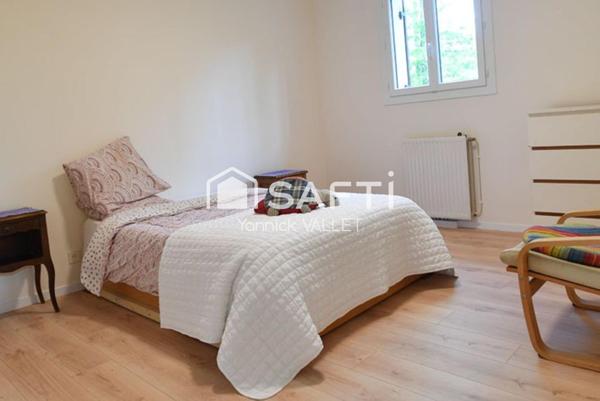 Joli domaine à Vendre à Vanxains (24600)