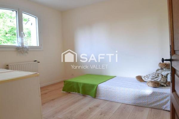 Joli domaine à Vendre à Vanxains (24600)