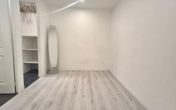 Appartement à louer    1 pièce • 371 m2 Ormesson-sur-Marne