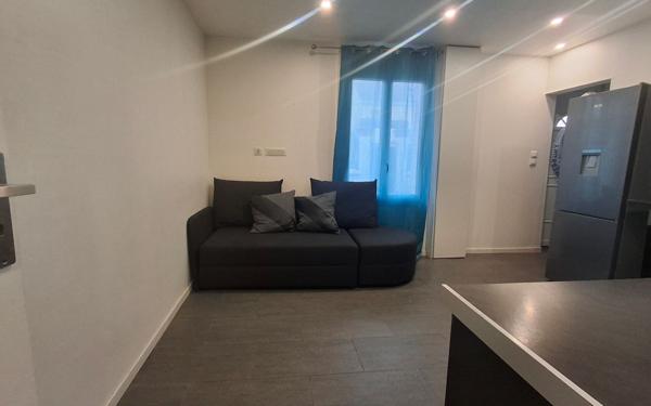 Appartement à louer    1 pièce • 371 m2 Ormesson-sur-Marne