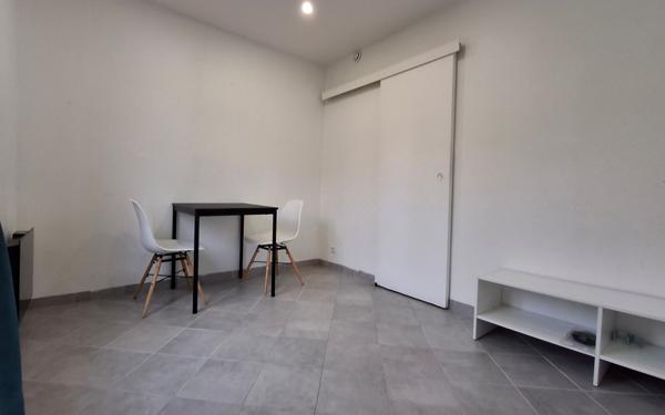 Appartement à louer    1 pièce • 371 m2 Ormesson-sur-Marne