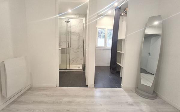 Appartement à louer    1 pièce • 371 m2 Ormesson-sur-Marne