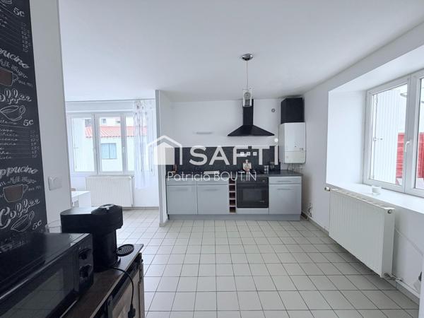 MAISON EN PIERRE 3 CHAMBRES + COUR A NIORT !