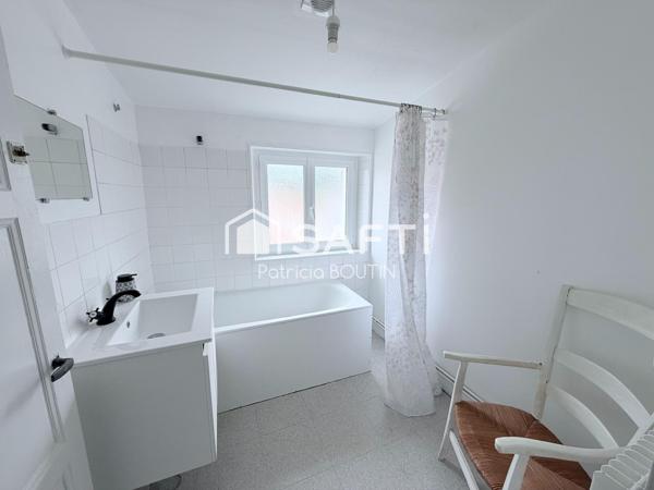 MAISON EN PIERRE 3 CHAMBRES + COUR A NIORT !