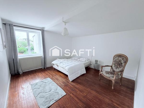 MAISON EN PIERRE 3 CHAMBRES + COUR A NIORT !