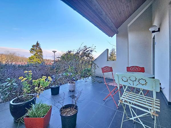 Maison individuelle avec 4 chambres _ grande pièce de vie _ terrasses _ jardin _ garage