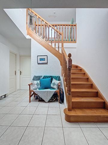 Maison individuelle avec 4 chambres _ grande pièce de vie _ terrasses _ jardin _ garage