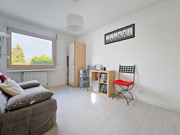 Maison individuelle avec 4 chambres _ grande pièce de vie _ terrasses _ jardin _ garage