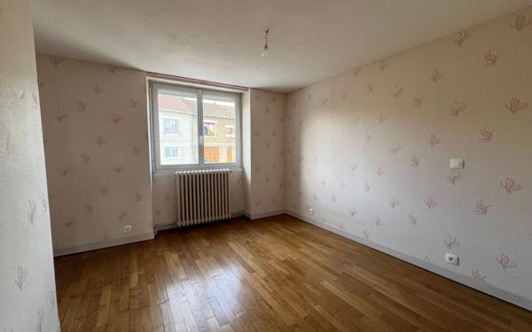 Maison à vendre    3 pièces •  Le Palais-sur-Vienne