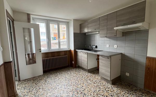 Maison à vendre    3 pièces •  Le Palais-sur-Vienne