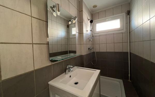 Maison à vendre    3 pièces •  Le Palais-sur-Vienne